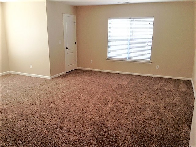 Building Photo - 14523 Lyon Hill Ln
