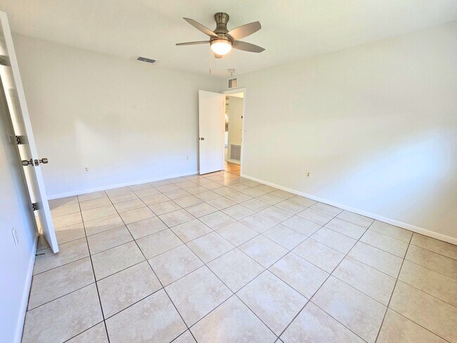 Building Photo - 5417 Desoto Pl