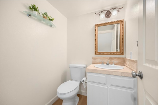 Building Photo - Beautiful, Quiet, Furnished, Upgraded Home in Heart of Torrance for Short Term Rental