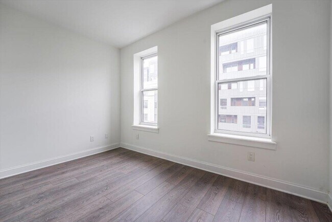 Building Photo - 157 14th St
