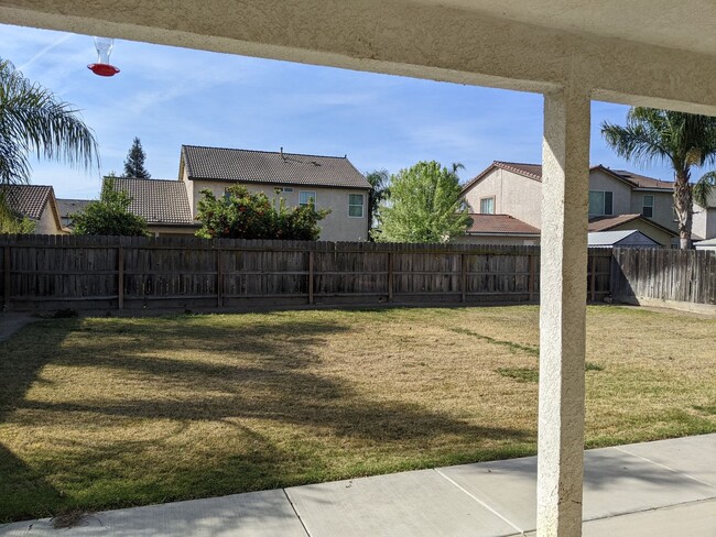 Building Photo - Nice, newer home in Fowler that offers a w...