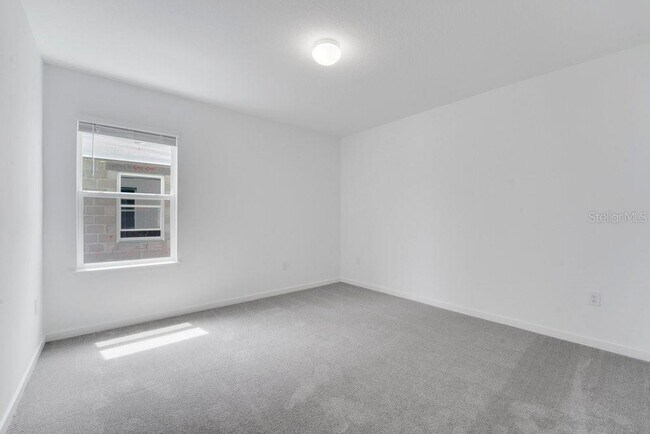 Building Photo - 33460 Binding Ties Ln