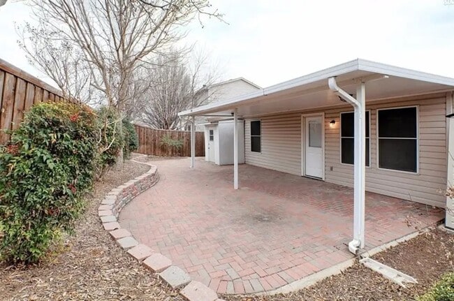 Building Photo - 4604 Bellcrest Dr