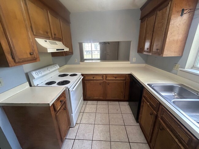 Building Photo - 107 Country Town Dr