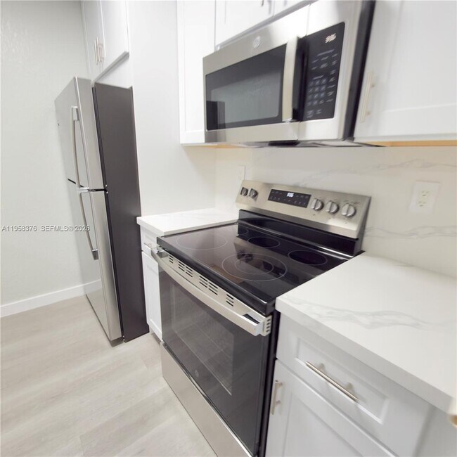 Building Photo - 18206 Mediterranean Blvd