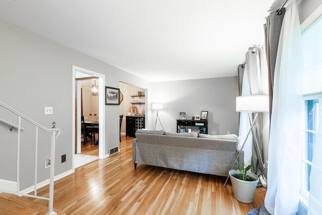 Building Photo - 3 Bed 2.5 Bath in Overland Park Nall Hills