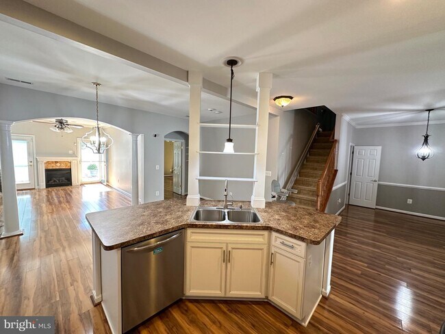 Building Photo - 6504 Feather Edge Court