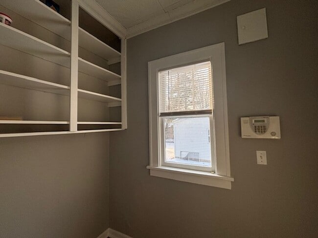 Building Photo - Super Cute 4BR/1 BA Single-Family Home in a Great St. Paul Neighborhood!