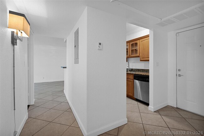 Building Photo - 1515 E Broward Blvd