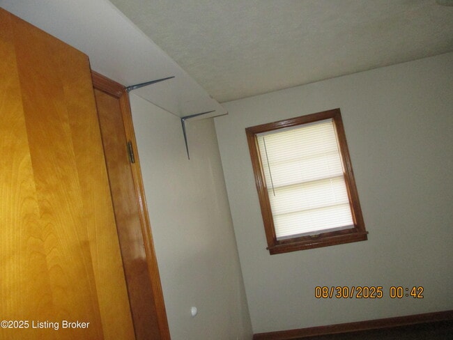 Building Photo - 4210 La Salle Ave