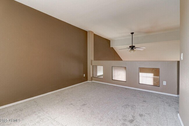 Building Photo - 15929 W Cottonwood St