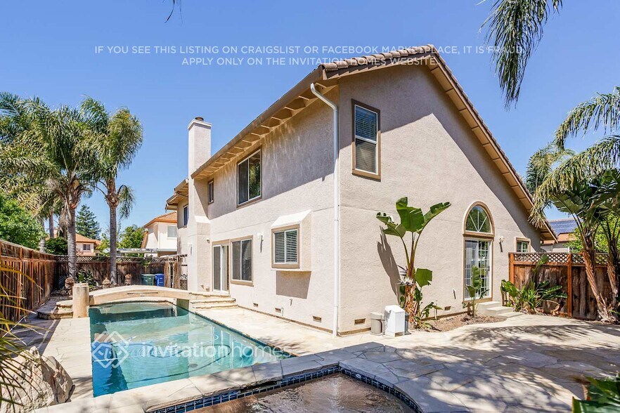 Building Photo - 880 Fieldstone Ct