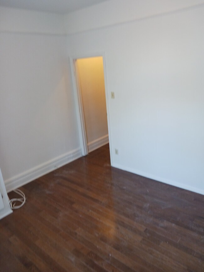 Building Photo - 2422 41st St