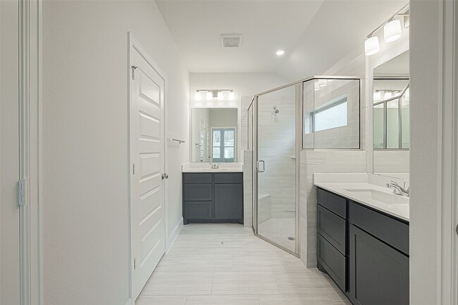 Building Photo - 213 McCrea Ct