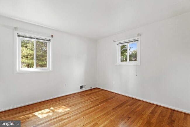 Building Photo - 6609 Bowie Dr