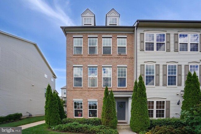 Building Photo - 8944 Dahlgren Ridge Rd