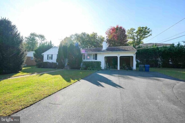 Building Photo - 6809 Weaver Ave