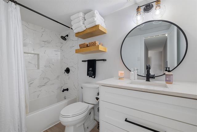 Building Photo - 4211 Holland Ave