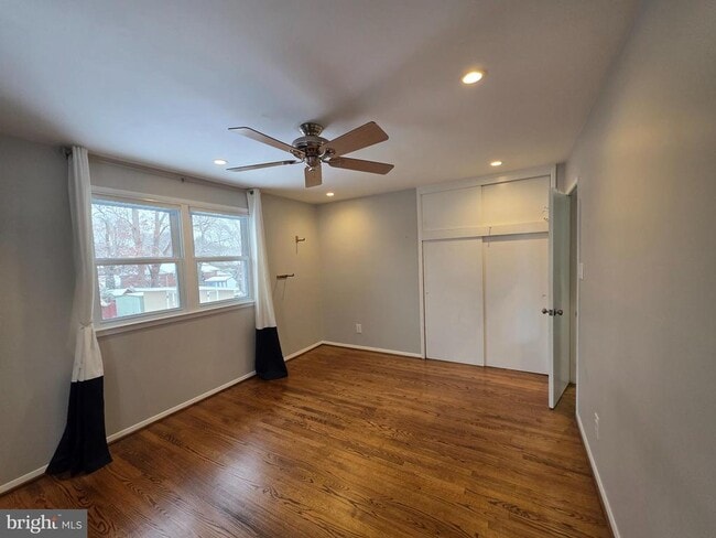 Building Photo - 8140 Drayton Ln