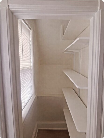 Building Photo - 75 Madison St