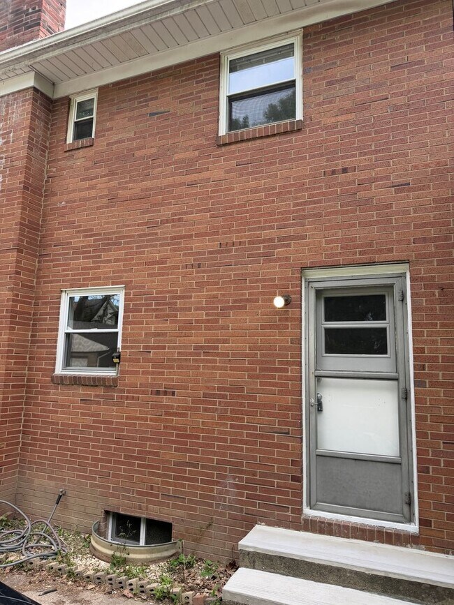 Building Photo - 1732 Harvard Ave NW