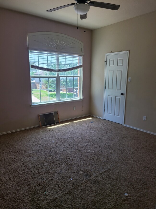 Building Photo - 5615 Birmingham Cir