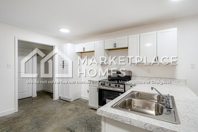 Building Photo - 1373 Cooper St