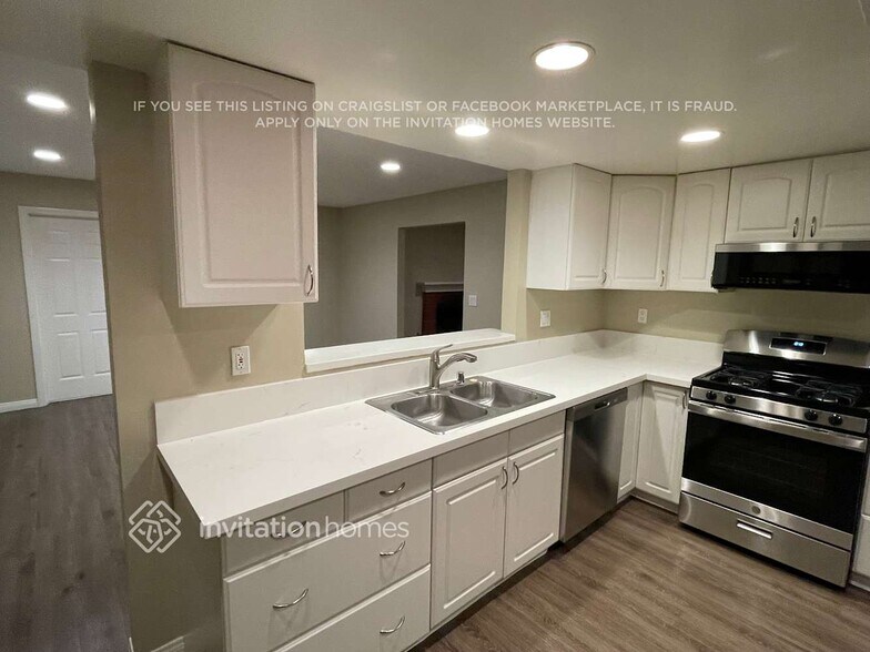 Building Photo - 829 Calle Catalpa