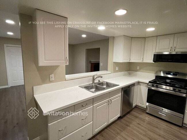 Building Photo - 829 Calle Catalpa