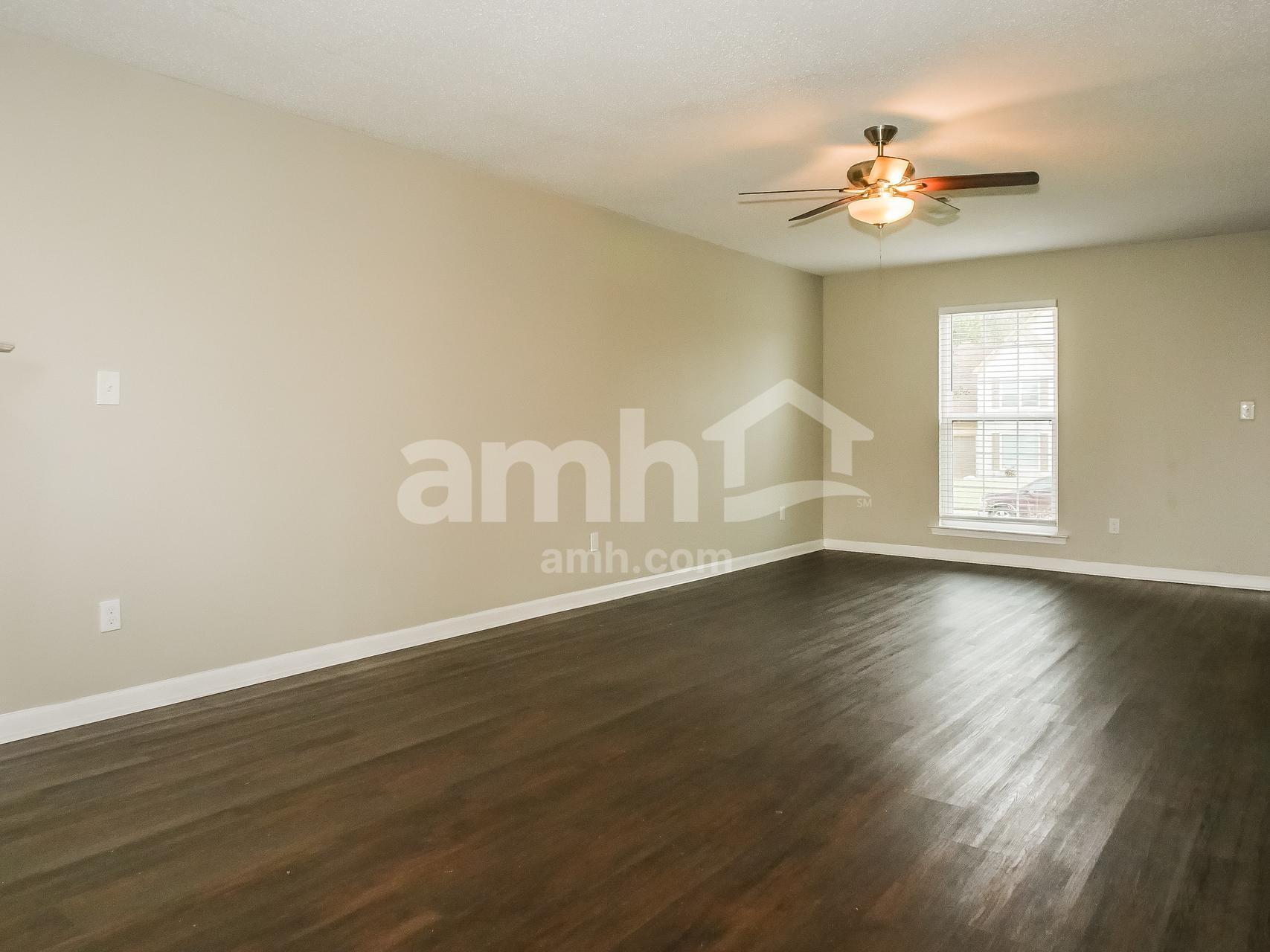 Building Photo - 7748 Parkmont Dr