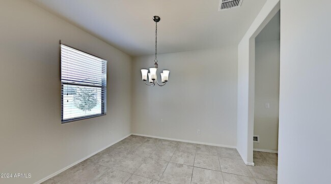 Building Photo - 11418 E Cliffrose Ln