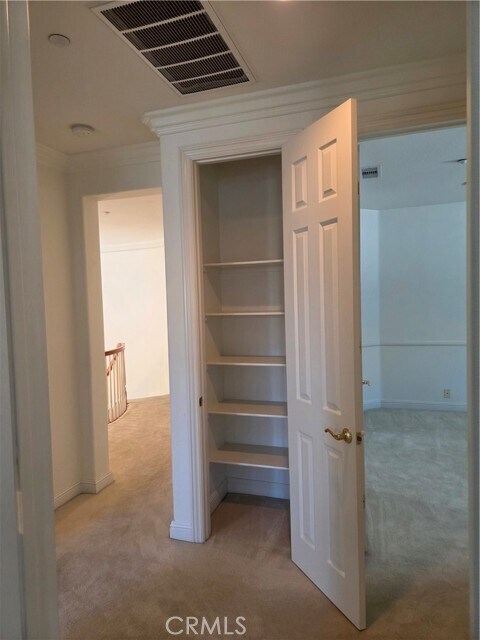 Building Photo - 17568 Cloverdale Way