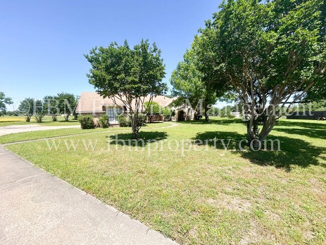 Primary Photo - 103 Oak Creek Ct