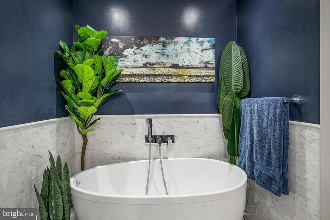 Building Photo - 2125 14th St NW