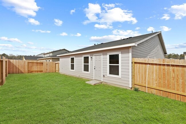 Building Photo - 15560 Taylor Crst Dr