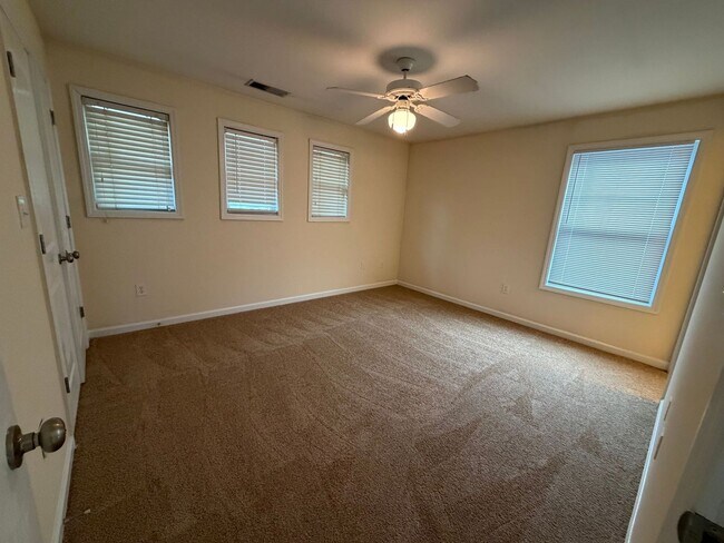 Building Photo - 173 Magnolia Bluff Dr