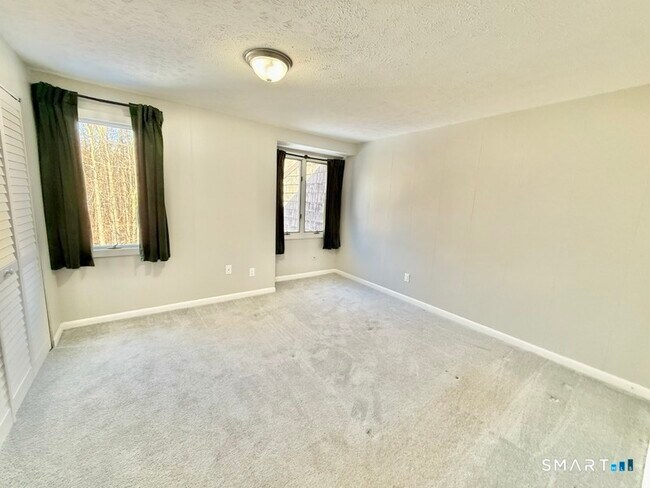 Building Photo - 164 Towne House Rd