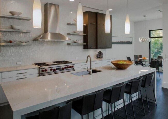 Building Photo - 356 Bayview Dr NE