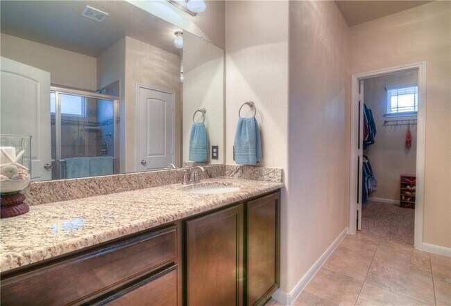 Building Photo - 1412 Willow Vista