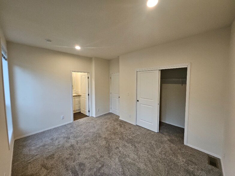 Building Photo - 1110 15th St