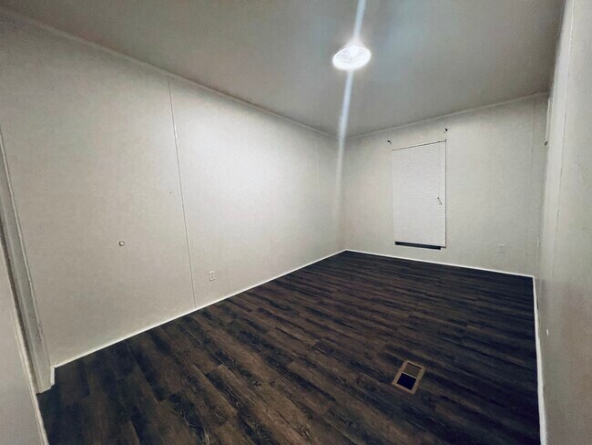 Building Photo - 294 Oscar Weeks Rd