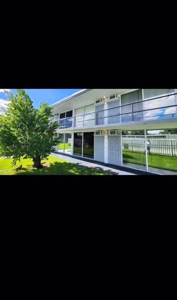 Building Photo - 1202 Ridgewood Ave