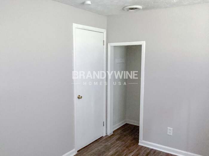 Building Photo - 1357 Heather Cir