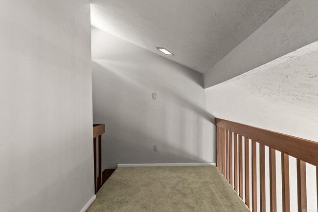 Building Photo - 102 Windwood Ln