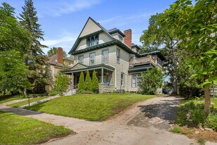 Building Photo - 2213 Aldrich Avenue South