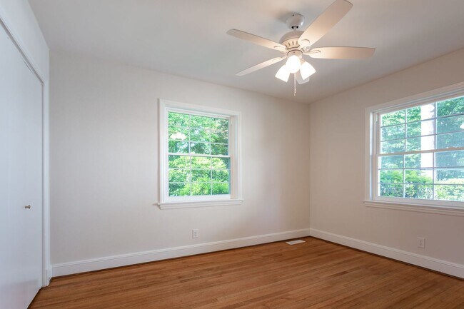 Building Photo - 3408 Kirby Dr