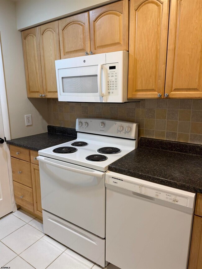 Building Photo - 104 Vail Ct