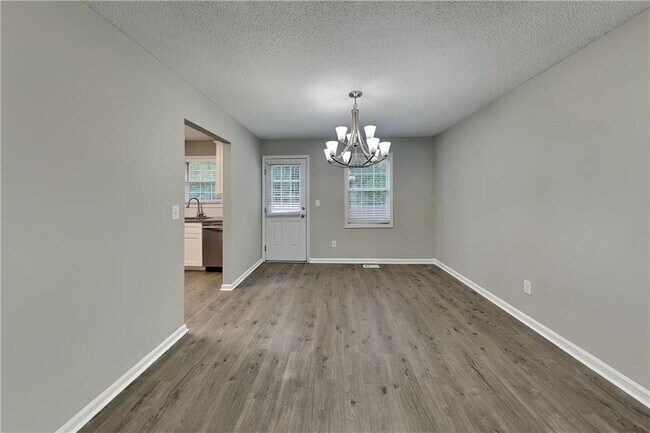 Building Photo - 214 Brookside Dr