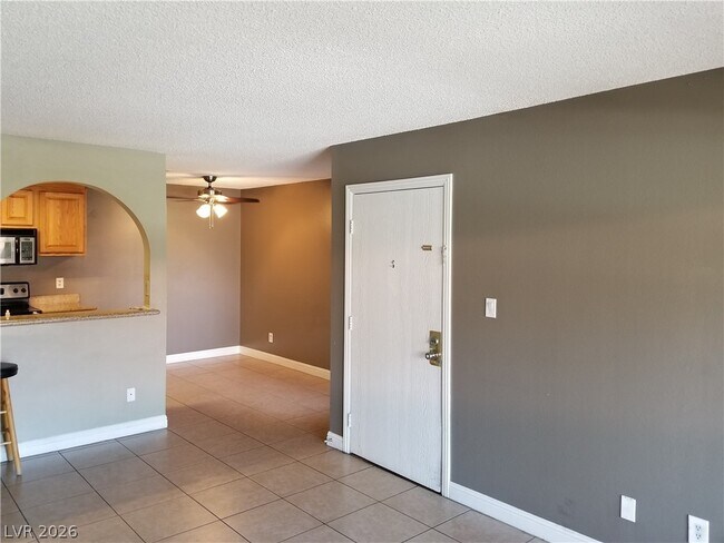 Building Photo - 1515 E Reno Ave