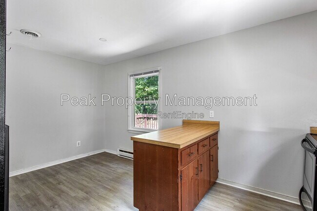 Building Photo - 3801 Grizzard Dr
